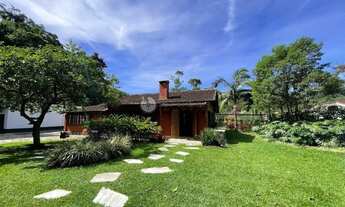 Imagem 2: Casa à venda com 5 quartos sendo 4 suítes, 289 m² no Carlos Guinle (Comary) - Teresópolis