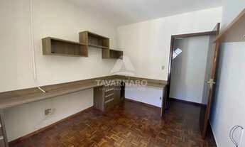 Imagem 6: Ampla Casa de 4 Dormitórios com Churrasqueira e Quintal!