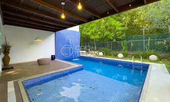 Imagem 2: Casa Alto Padrão com 4 Suítes, Piscina e Jacuzzi 852m² de Conforto e Sofisticação