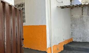 Imagem: Casa de Fundos - Estacionamento de Moto