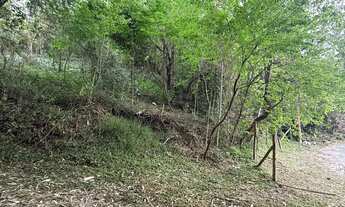 Imagem 2: Terreno com 1790m²,amplo, com vista para as montanhas no Cascatinha