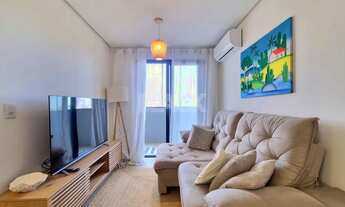 Imagem: Apartamento com sacada e vista para o Rio