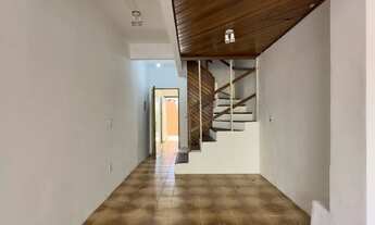 Imagem 4: CASA COM 4 DORMITÓRIOS E PÁTIO COM CHURRASQUEIRA NO CENTRO HISTÓRICO