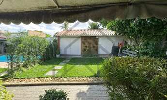 Imagem 4: Casa à venda - Área gourmet com piscina