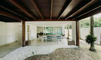 Imagem 6: Casa Alto Padrão com 4 Suítes, Piscina e Jacuzzi 852m² de Conforto e Sofisticação