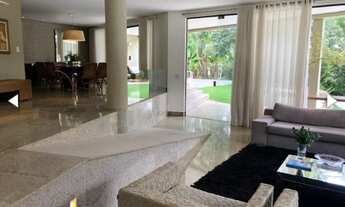 Imagem 5: Casa de condomínio, sobrado, possui 650 metros quadrados com 6 quartos