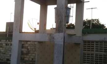 Imagem 3: Terreno murado e com casa de apoio da rua costa gama - Arapiraca