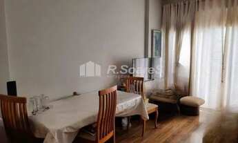 Imagem 3: Apartamento três quartos, sendo um suíte, varanda e vaga em Botafogo