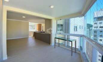 Imagem 3: Apartamento semimobiliado com 3 dormitórios/quartos e sendo 3 suítes A Venda - Centro, Flo