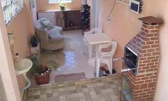 Imagem 3: Casa ampla com área livre para construir