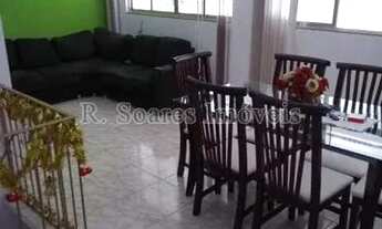 Imagem: Casa de Vila com 4 quartos na Tijuca. Rua