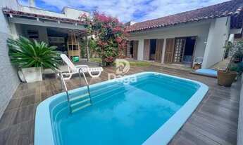 Imagem: Casa à venda no bairro Itacorubi - Florianópolis/SC