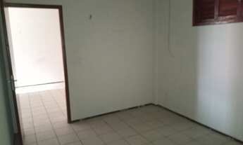 Imagem 2: AO LADO DA AV TREZE DE MAIO, DOIS QUARTOS, UM BANHEIRO SOCIAL, SALA, COZINHA