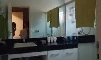 Imagem 7: Casa para venda tem 380 metros quadrados com 4 quartos