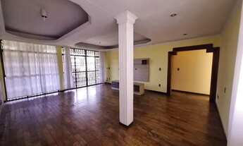 Imagem: EXCELENTE CASA TRIPLEX COM PISCINA PARA