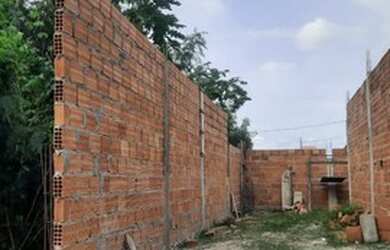 Imagem 2: Terreno com casa levantada