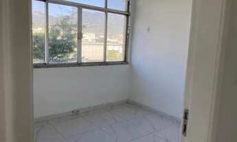 Imagem 3: Apartamento para venda possui 90 metros quadrados com 3 quartos, reformado