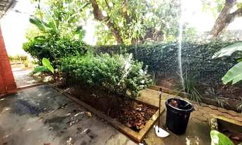 Imagem 6: Casa Comercial em Esquina com a Waldemar Falcão no Horto Florestal