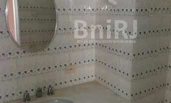 Imagem 7: 3 quartos com 2 vagas, no miolo do bairro! Raridade!!