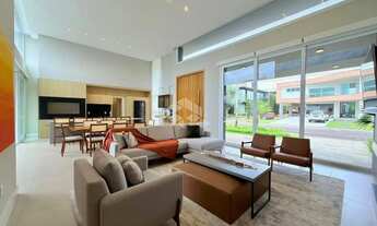 Imagem 4: Casa em Condomínio Nova com 4 suítes mobiliada com Piscina em Capão da Canoa