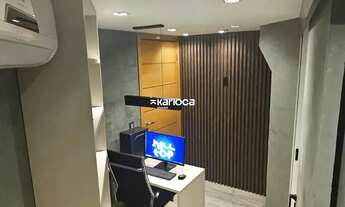 Imagem 4: Sala Comercial Mobiliada de 30m² com Banheiro Privativo, Varanda e Vaga - Pronta para Uso