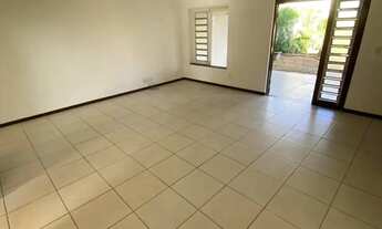 Imagem 3: Casa Duplex à Venda na Sapiranga com 200m², 3 Quartos, Quintal Amplo e 4 Vagas de Garagem