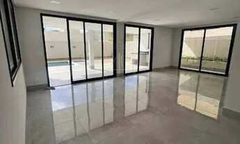 Imagem 5: Casa à venda em Santana de Parnaíba, Alphaville, com 3 suítes, com 310 m², Residencial Trê