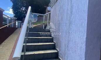 Imagem 3: Ampla Casa de 4 Dormitórios com Churrasqueira e Quintal!