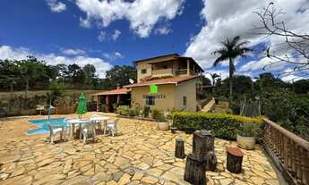 Imagem 2: Casa de 2 Andares com Ampla Área de Lazer