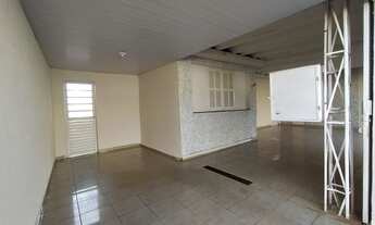 Imagem 3: ALUGA-SE I CASA Casa com 3 dormitórios