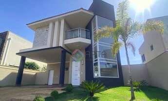 Imagem: Sobrado com 3 suítes, completo em armários