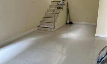 Imagem 2: Casa para aluguel possui 100 metros quadrados com 4 quartos em Abrantes