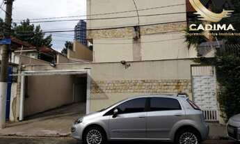 Imagem: Sobrado em condomínio fechado com três