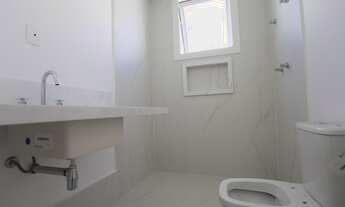 Imagem 7: Casa de condomínio sobrado para venda possui 420 metros quadrados com 4 quartos