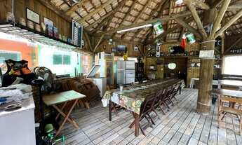 Imagem 3: Casa para aluguel e venda tem 300 metros quadrados com 4 quartos , com casa caseiro