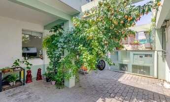 Imagem 7: Casa com 4 dormitórios em rua tranquila , quase particular, no coração da Vila Mariana