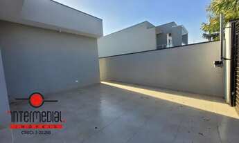 Imagem 3: Casa com 3 dormitórios sendo 1 suíte com closet à venda em boa localização próximo de comé