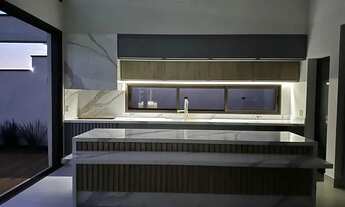 Imagem 2: Linda Casa no Condomínio Alphaville Nova Esplanada 3 por R$ 2.400.000,00