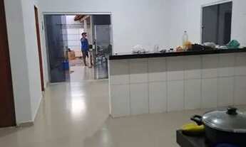 Imagem: Verde se uma casa com 3 quanto 2 banheiro