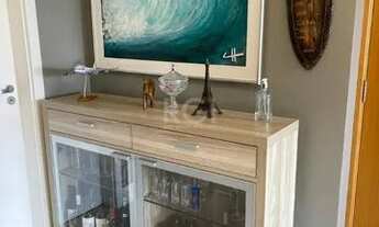 Imagem 4: Apartamento com três (3) dormitórios, uma (1) suíte, duas (2) vagas de garagem, depósito