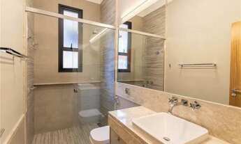 Imagem 6: Casa de condomínio para venda possui 540 metros quadrados com 4 quartos