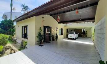 Imagem: Casa em terreno de 720m² no bairro Santa