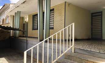 Imagem 1: Locação - CASA comercial com sala 2 ambientes, sala, cozinha, 2 dormitórios simples, 1 arm