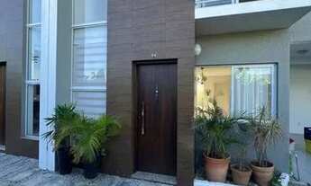 Imagem 2: Sobrado para Venda em Garopaba, Centro, 2 dormitórios, 2 suítes, 1 banheiro, 1 vaga