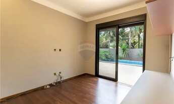 Imagem 5: Casa de condomínio para venda possui 540 metros quadrados com 4 quartos