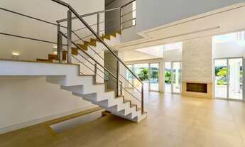 Imagem 2: Casa de condomínio para aluguel possui 460 metros quadrados com 4 quartos