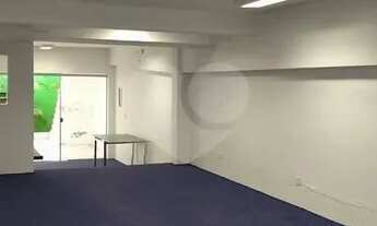 Imagem: Sobrado adaptado para ponto comercial na