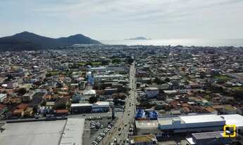 Imagem 2: Apartamento com 2 Dormitórios, sendo 1 suíte na Praia dos Ingleses