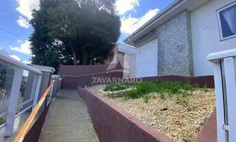 Imagem 2: Ampla Casa de 4 Dormitórios com Churrasqueira e Quintal!