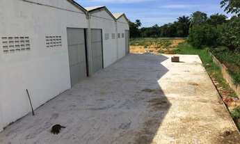 Imagem 5: Imóvel para venda possui 5000 metros quadrados com 450m2 de galpões patio com piso intert